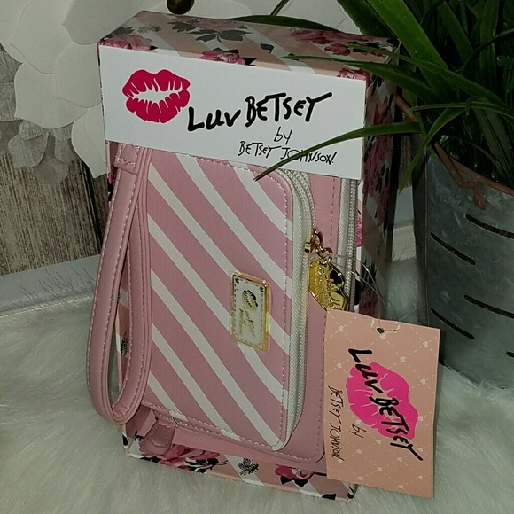 Betsey Johnson wristlet wallet - Picture 4 of 8